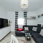 Apartament Donat *